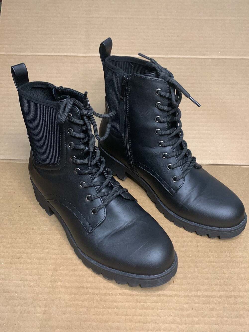 Vepose Women's Lace Up Ankle Boots, Size 9